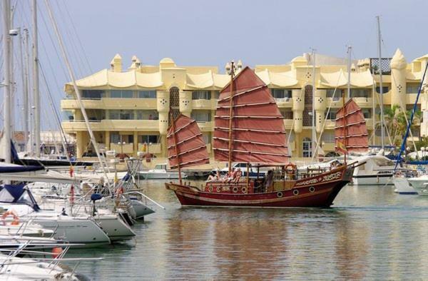 Magnificent Port-Beach 5* Luxury Residence Benalmádena Exteriör bild